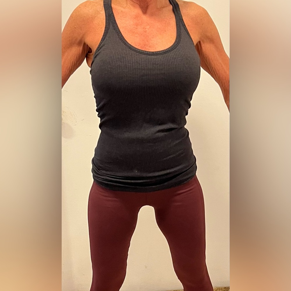 Lululemon grey tank